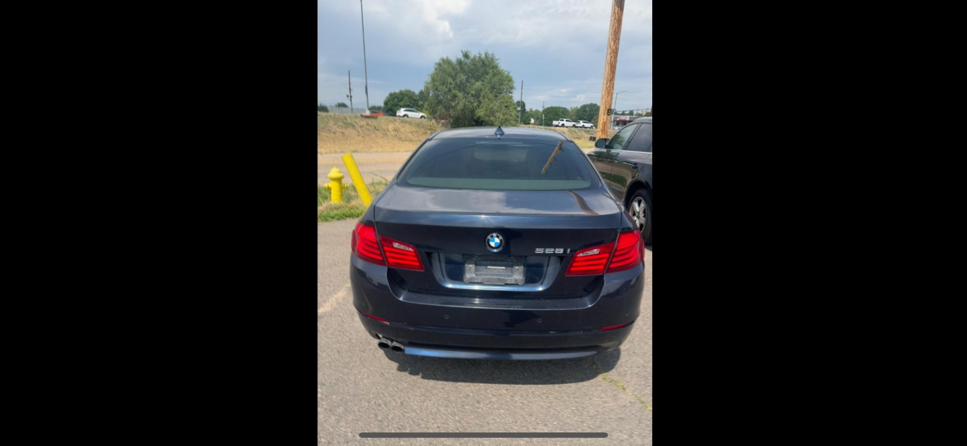 2011 BMW 5-Series (WBAFR1C57BC) with an 3.0 L 6 Cylinder engine, located at 5972 Sheridan Blvd., Arvada, CO, 80003, (303) 422-4988, 39.805470, -105.053001 - Runs and drives very good. Has a little bit of hail damage. Backup camera, heated seats, and stereo works great. - Photo#5